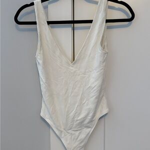 Babaton Cream V-Neck Bodysuit